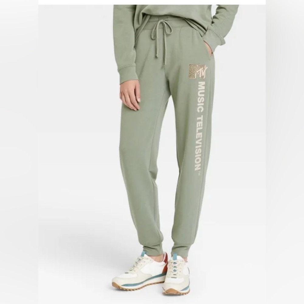 Women's MTV Leopard Print Logo Graphic Jogger Pants soft lounge sweats XS